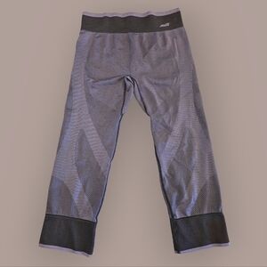 Avia Compression Capri Length Dri Fit Leggings, Seamless, High Rise - size Small